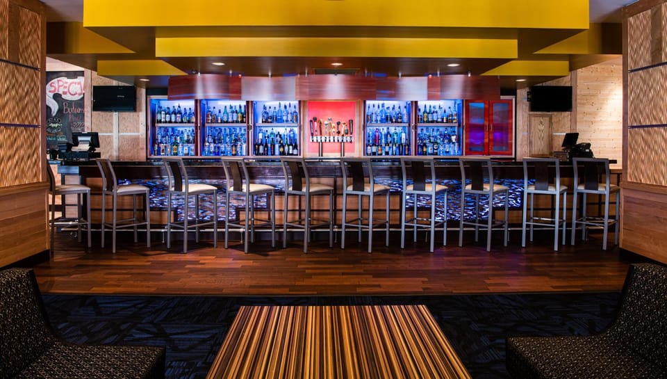 Lounge or bar, Lounge or bar