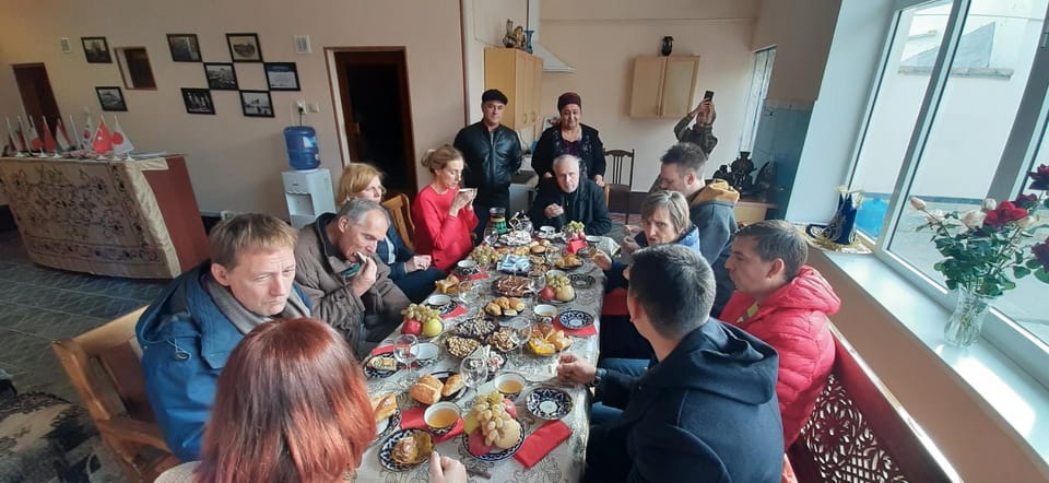 Guests, Family