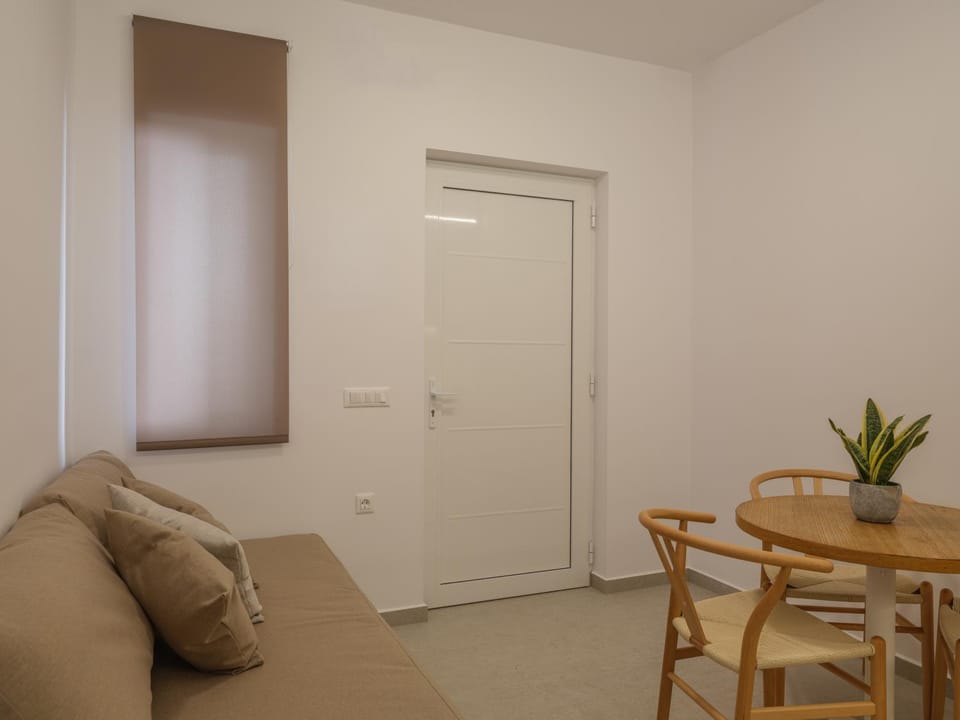 Hiona Seaside Apartment in Elounda