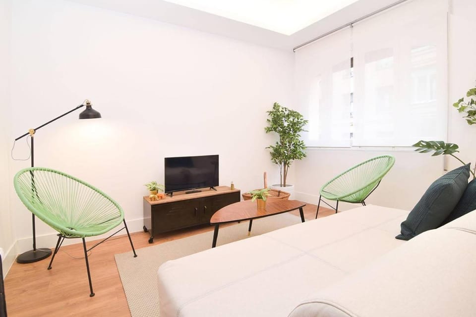TV and multimedia, Living room, Photo of the whole room, Seating area