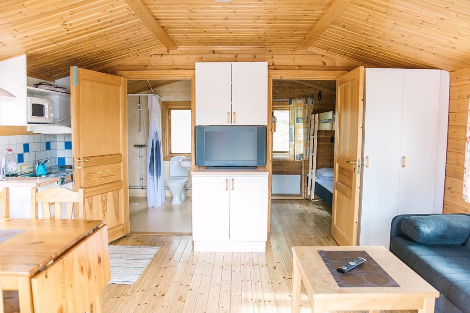 Bathroom, Kitchen or kitchenette, Living room, Dining area, Bedroom
