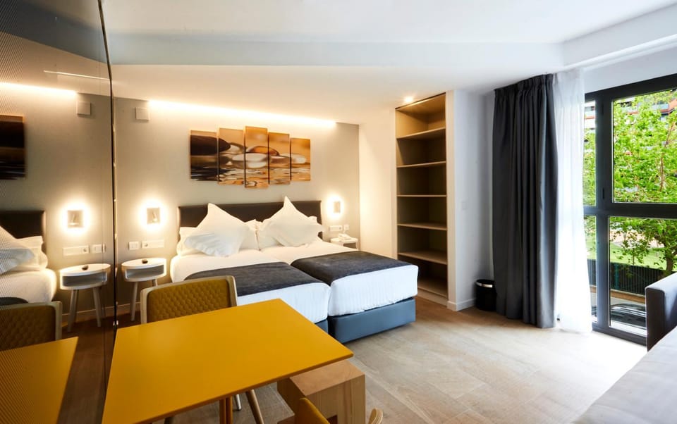 Bed, Photo of the whole room