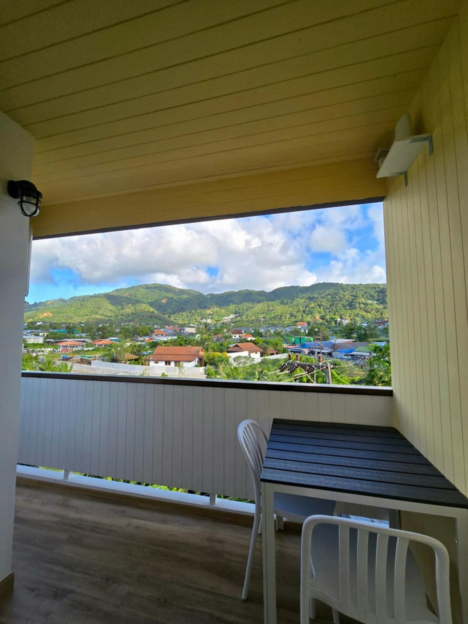 Natural landscape, View (from property/room), Balcony/Terrace, Dining area, Mountain view