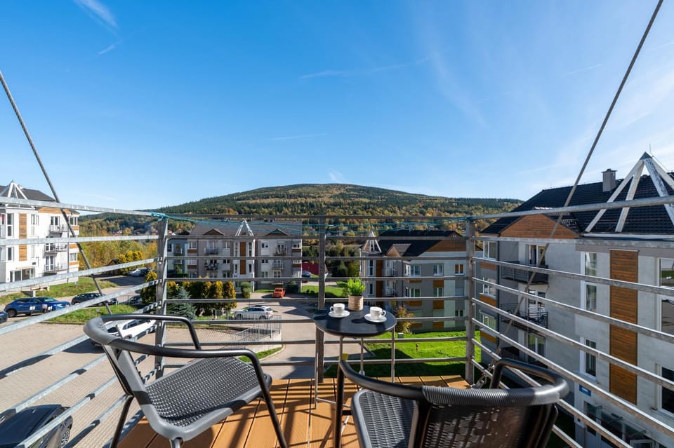 Balcony/Terrace, Mountain view