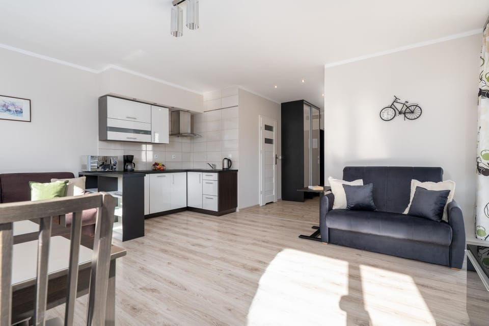 Seating area, kitchen