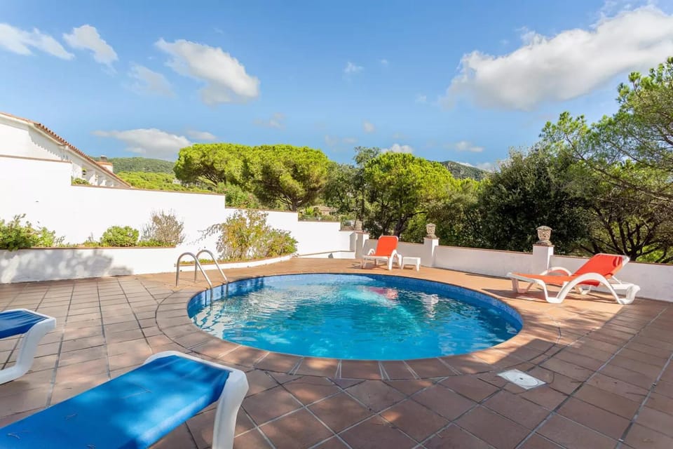 Pool view, Swimming pool, Swimming pool, sunbed