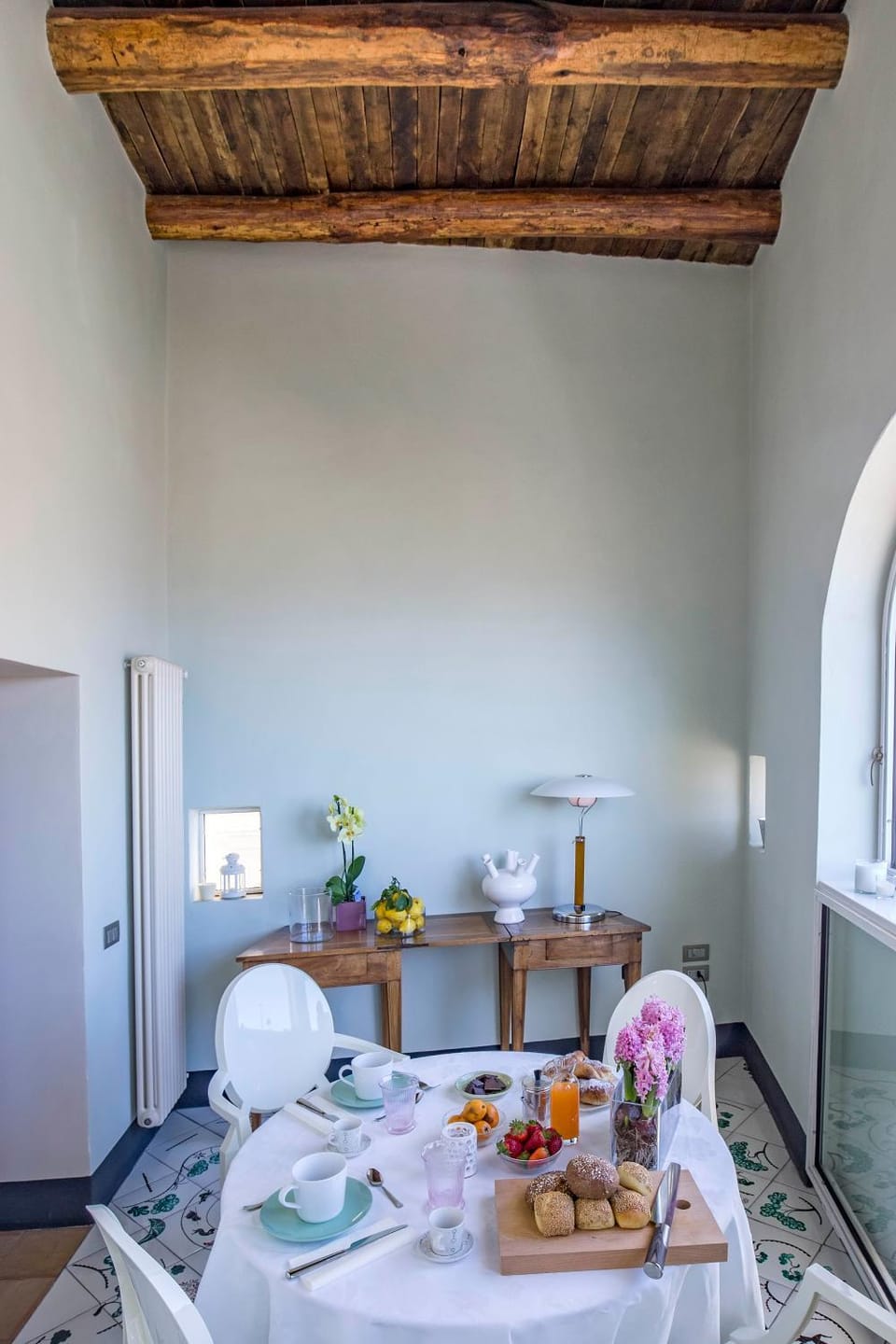 Coffee/tea facilities, Dining area