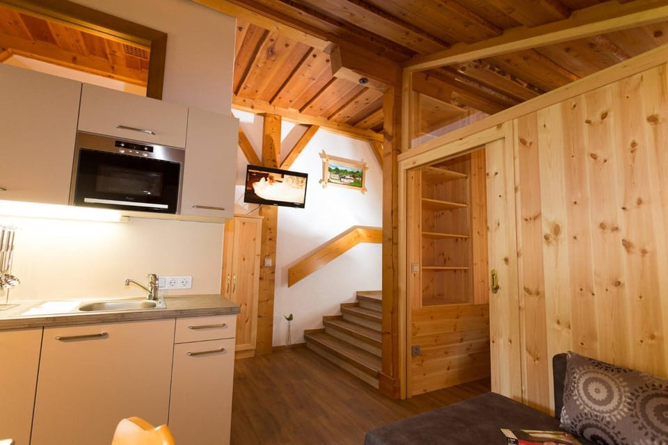 Kitchen or kitchenette, Living room