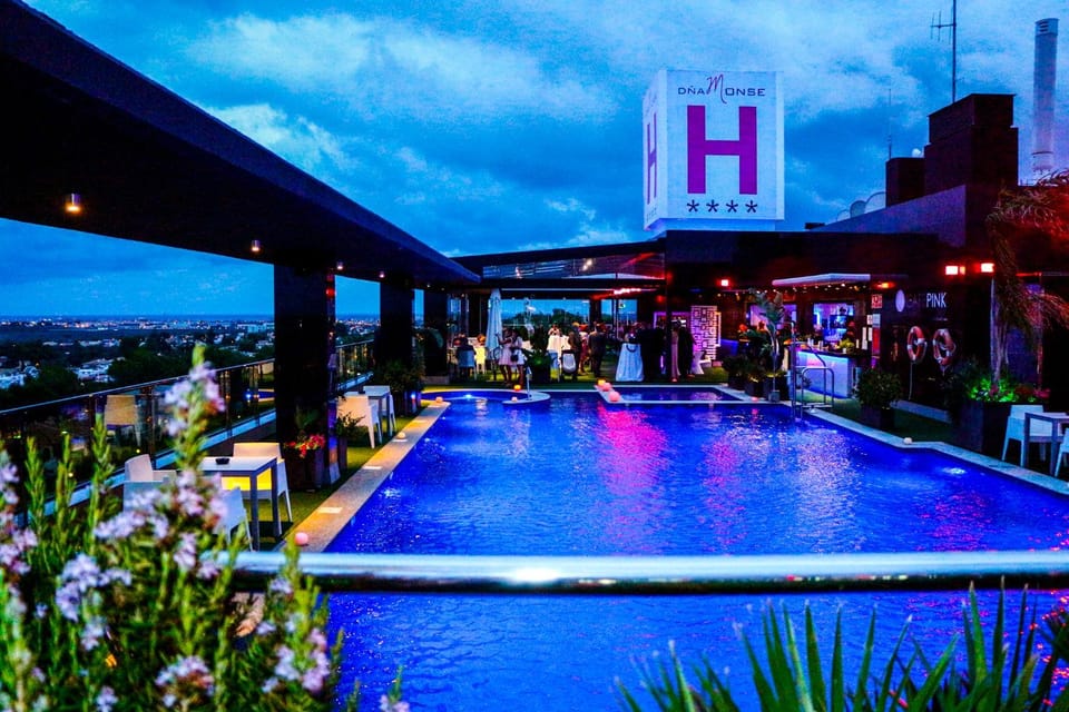 Swimming pool, Swimming pool