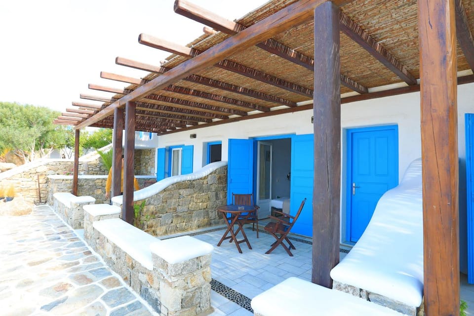 Property building, Day, Seating area