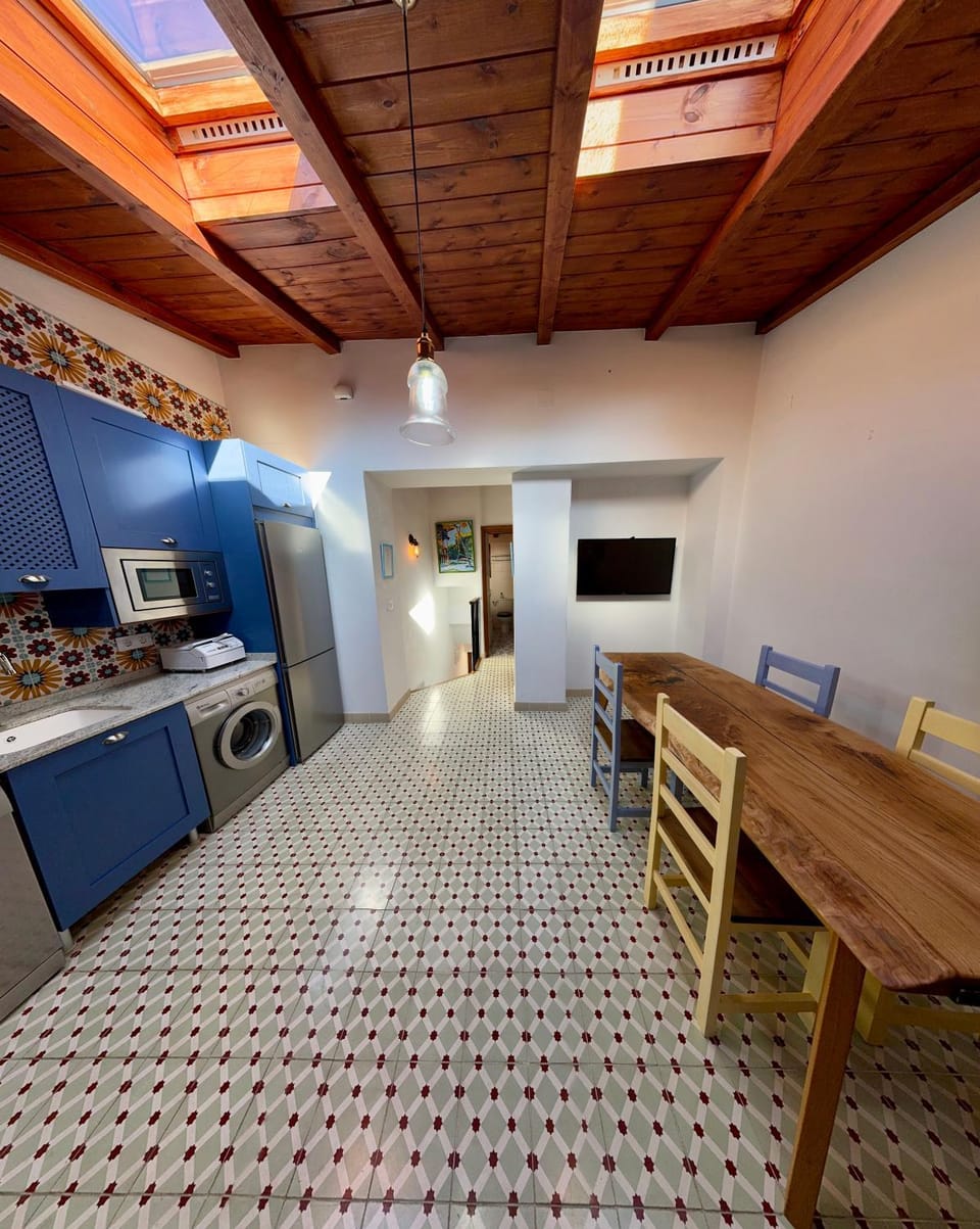 Living room, kitchen, kitchen
