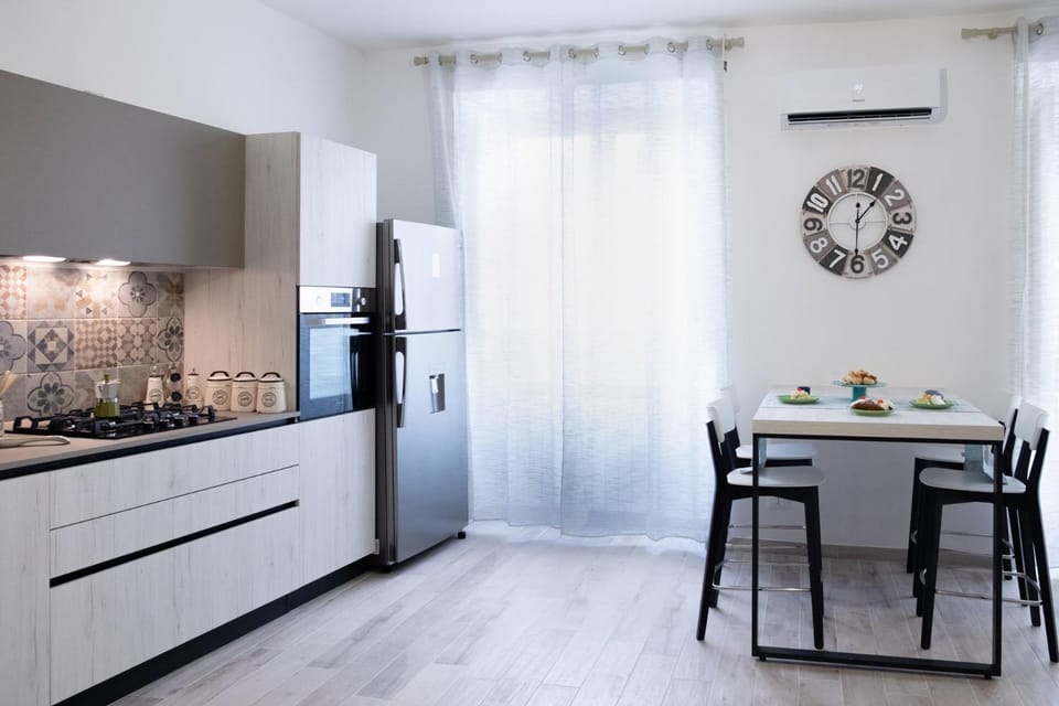 Kitchen or kitchenette, Living room, Dining area