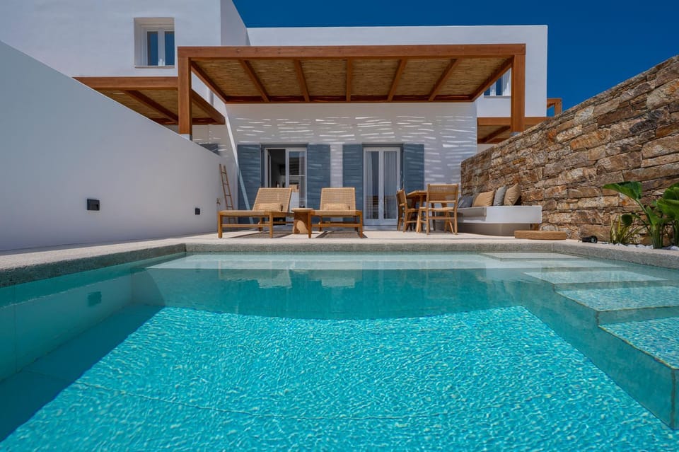 Day, Pool view, Swimming pool, sunbed