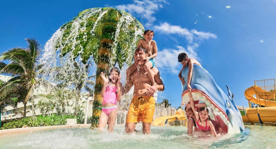People, Aqua park, Swimming pool, Swimming pool, children, Family