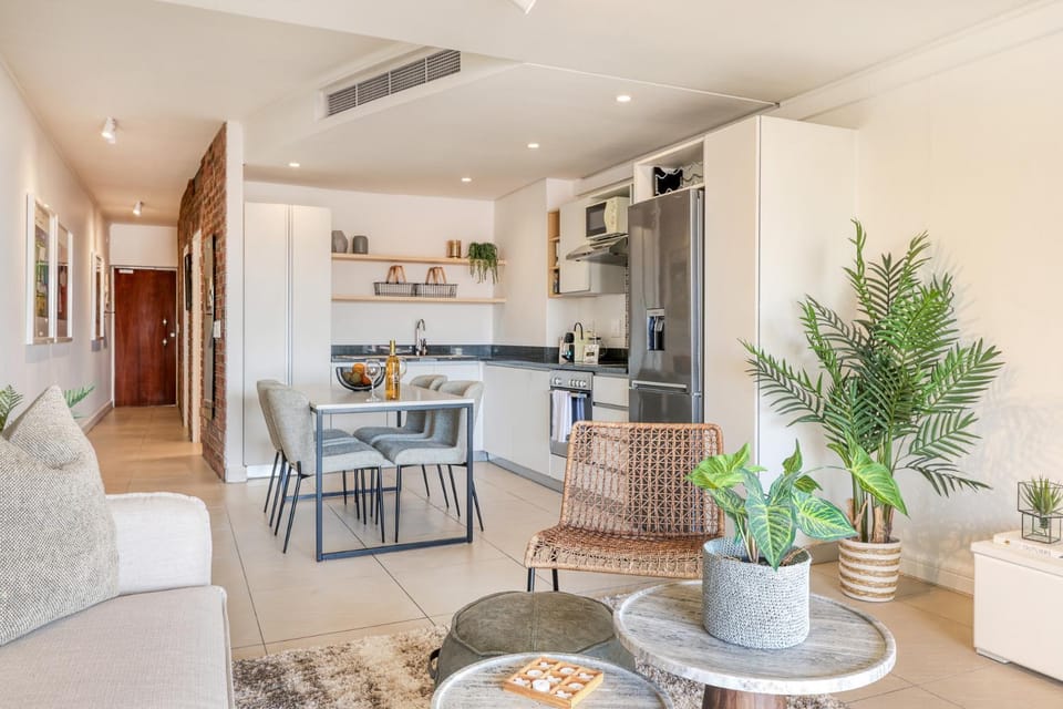 Kitchen or kitchenette, Living room, Seating area, Dining area, oven, stove