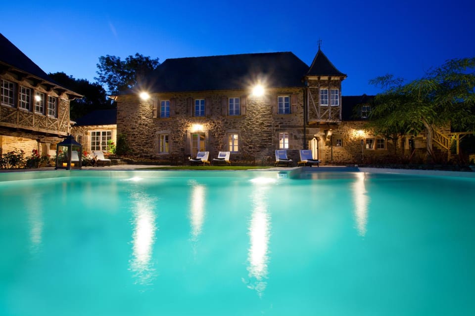 Property building, Swimming pool, Swimming pool
