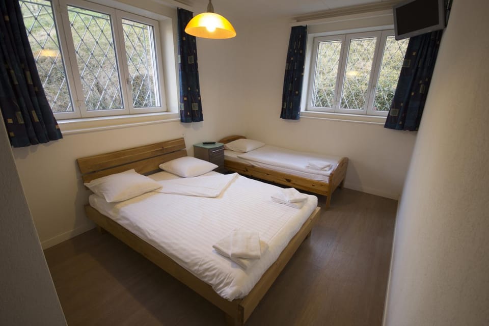 Bed, Photo of the whole room, Bedroom, towels