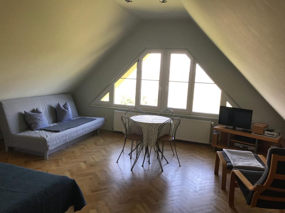 TV and multimedia, Photo of the whole room
