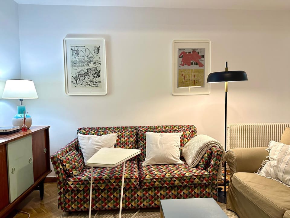 Living room, Photo of the whole room