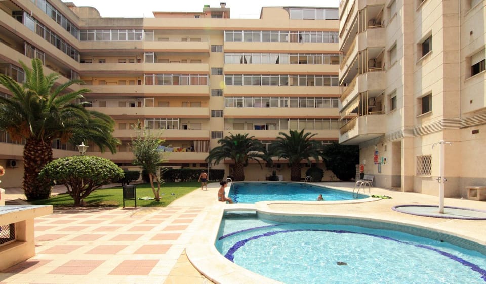 Swimming pool, Swimming pool