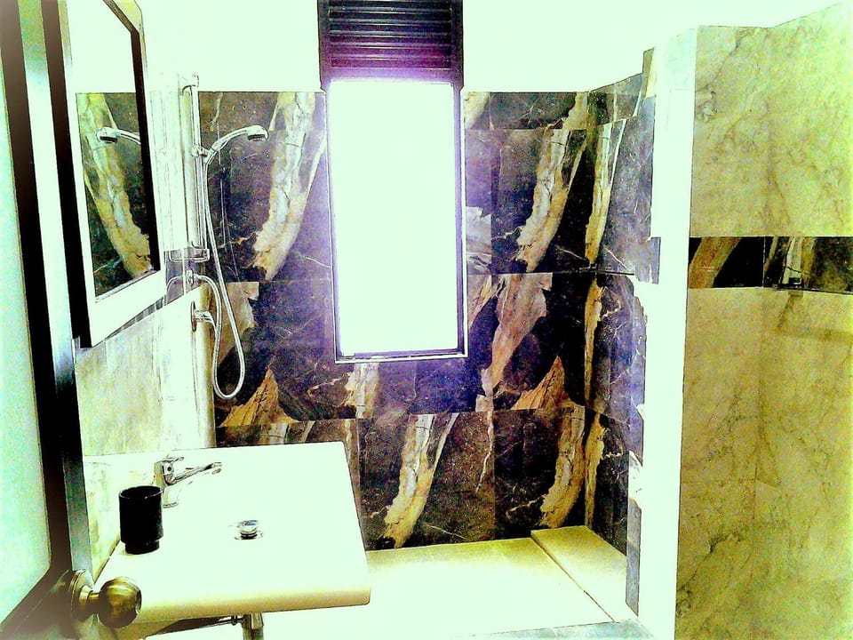 Himagira Hotel Bed and Breakfast in Central Province