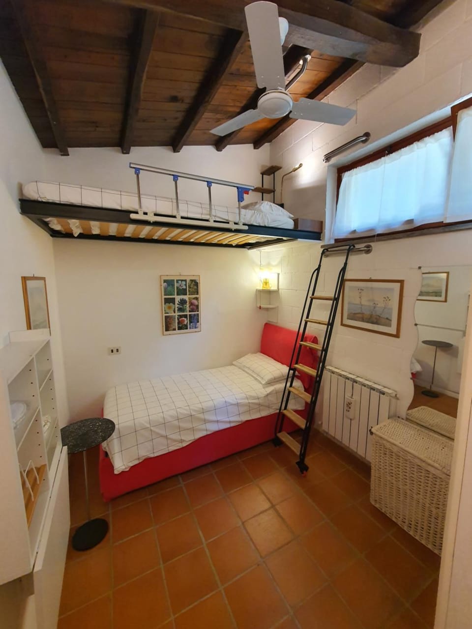 Bed, Photo of the whole room, Bedroom, bunk bed