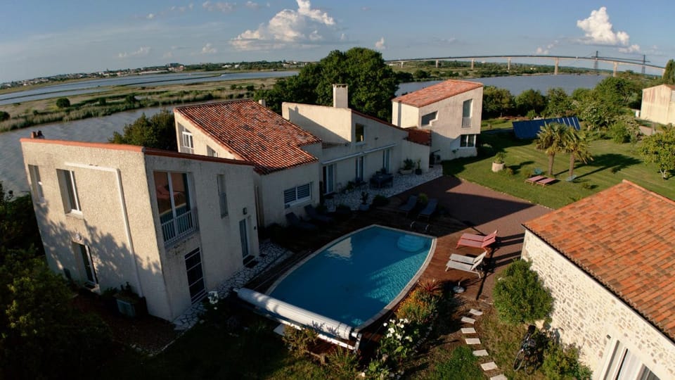 Bird's eye view, Pool view, River view