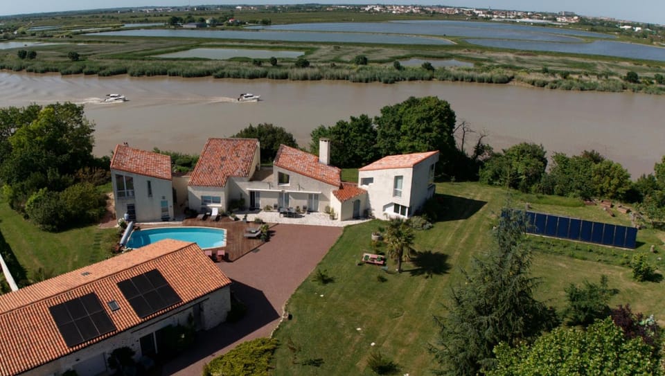 Bird's eye view, Garden view, Landmark view, River view