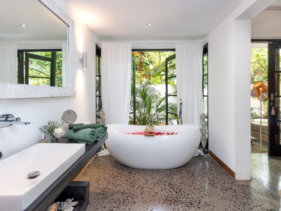 Bathroom, Bath, towels