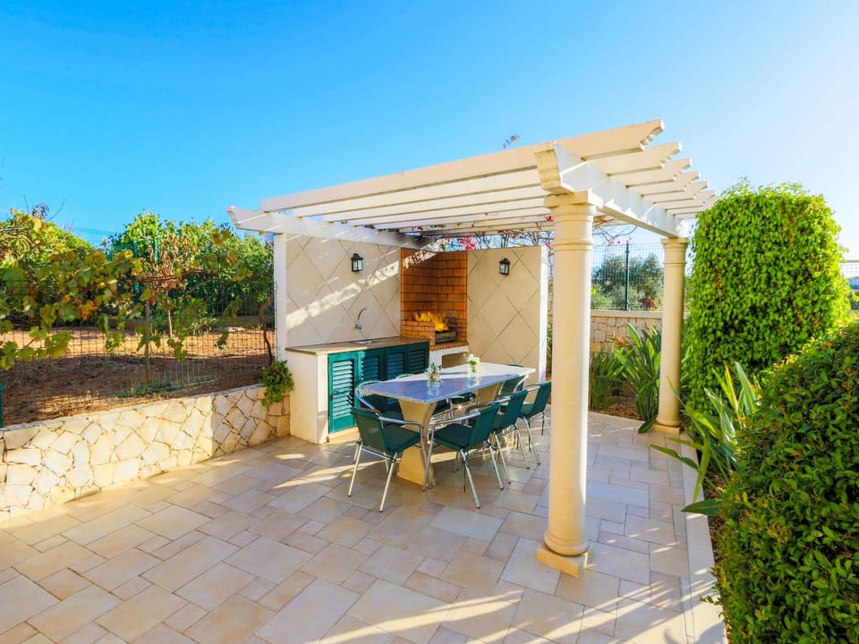 BBQ facilities, Garden, Balcony/Terrace, Swimming pool
