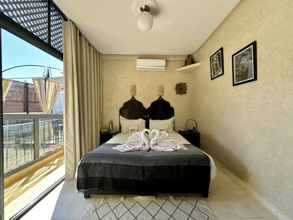 Bed, Photo of the whole room, air conditioner