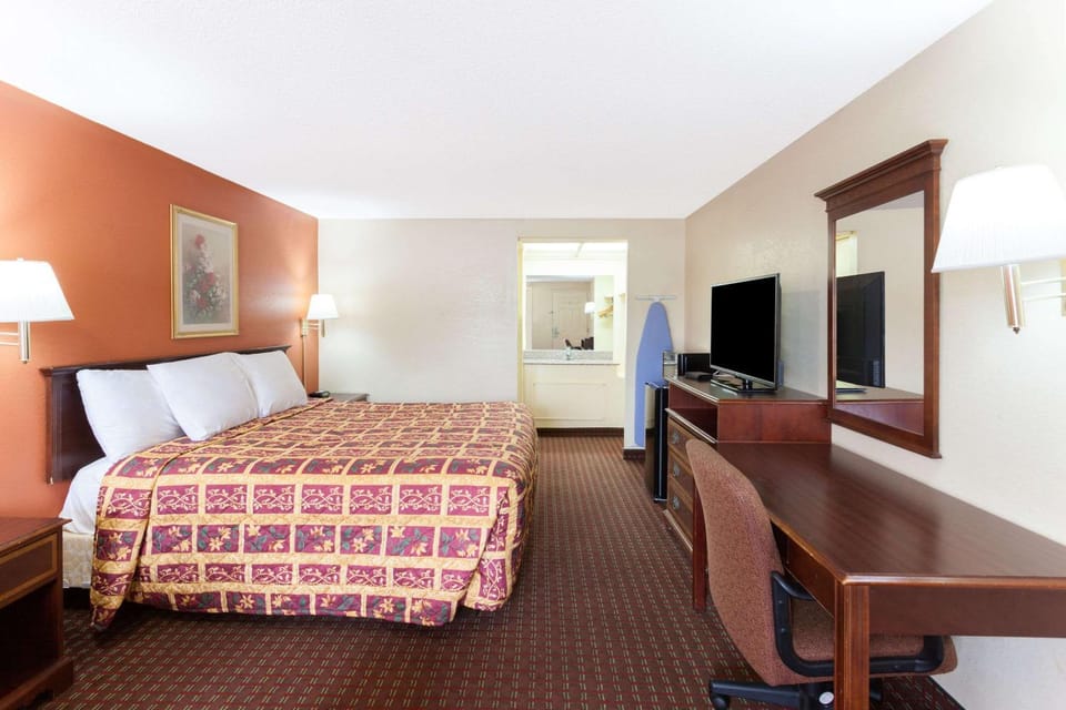 Photo of the whole room, On site