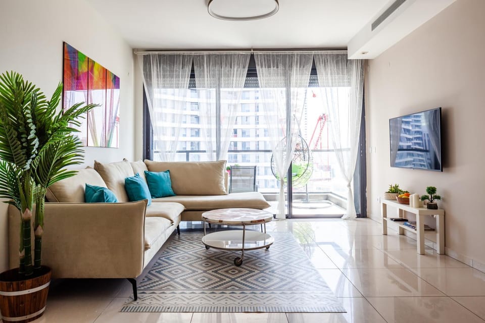 Superior & Spacious.over TLV Mall Apartment in Tel Aviv-Yafo