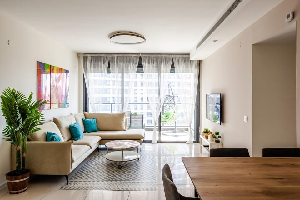 Superior & Spacious.over TLV Mall Apartment in Tel Aviv-Yafo