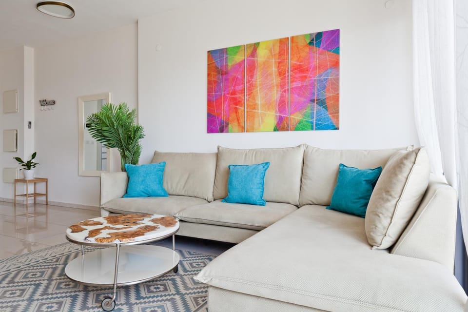 Superior & Spacious.over TLV Mall Apartment in Tel Aviv-Yafo