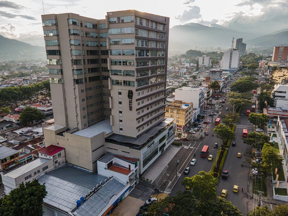 Property building, Neighbourhood, Natural landscape, Bird's eye view, City view, Mountain view, Street view, Location