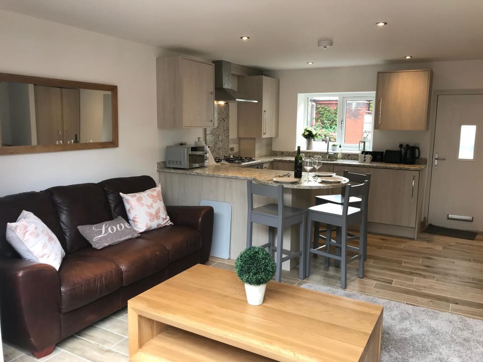 Kitchen or kitchenette, Living room, Seating area