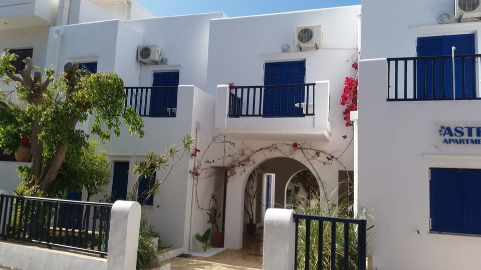 Property building, Facade/entrance