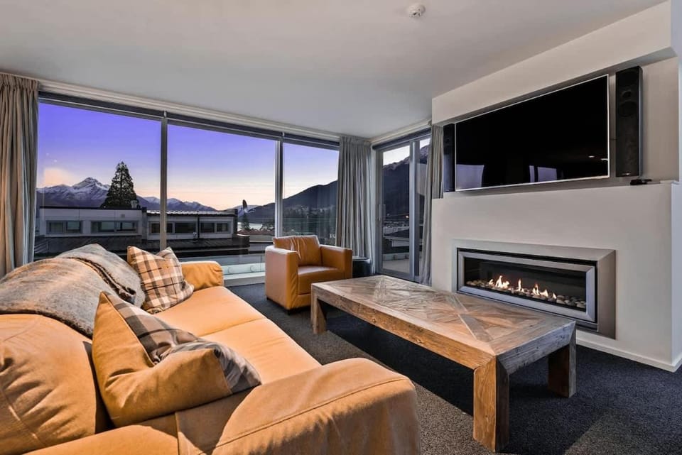 Diamond Deluxe Central Queenstown Apartment in Queenstown