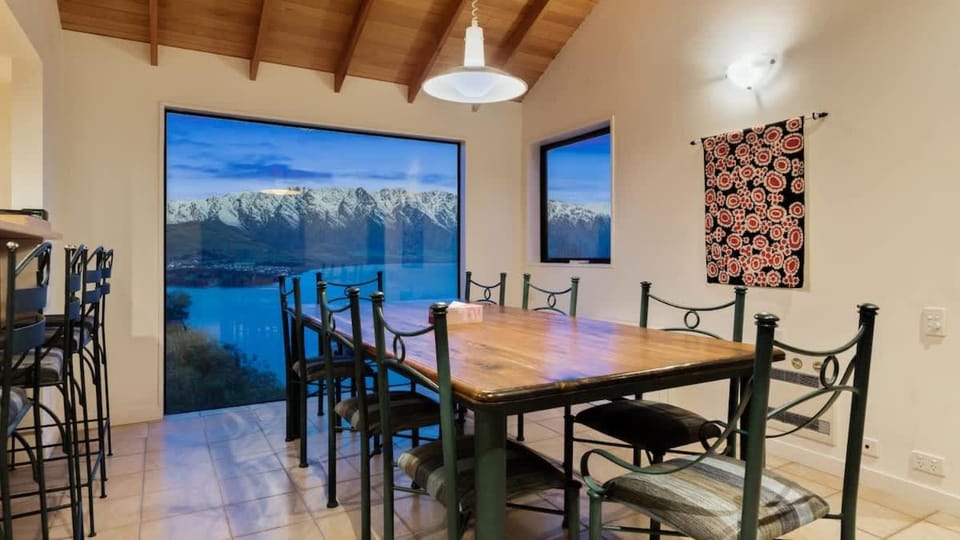Ibon House House in Queenstown
