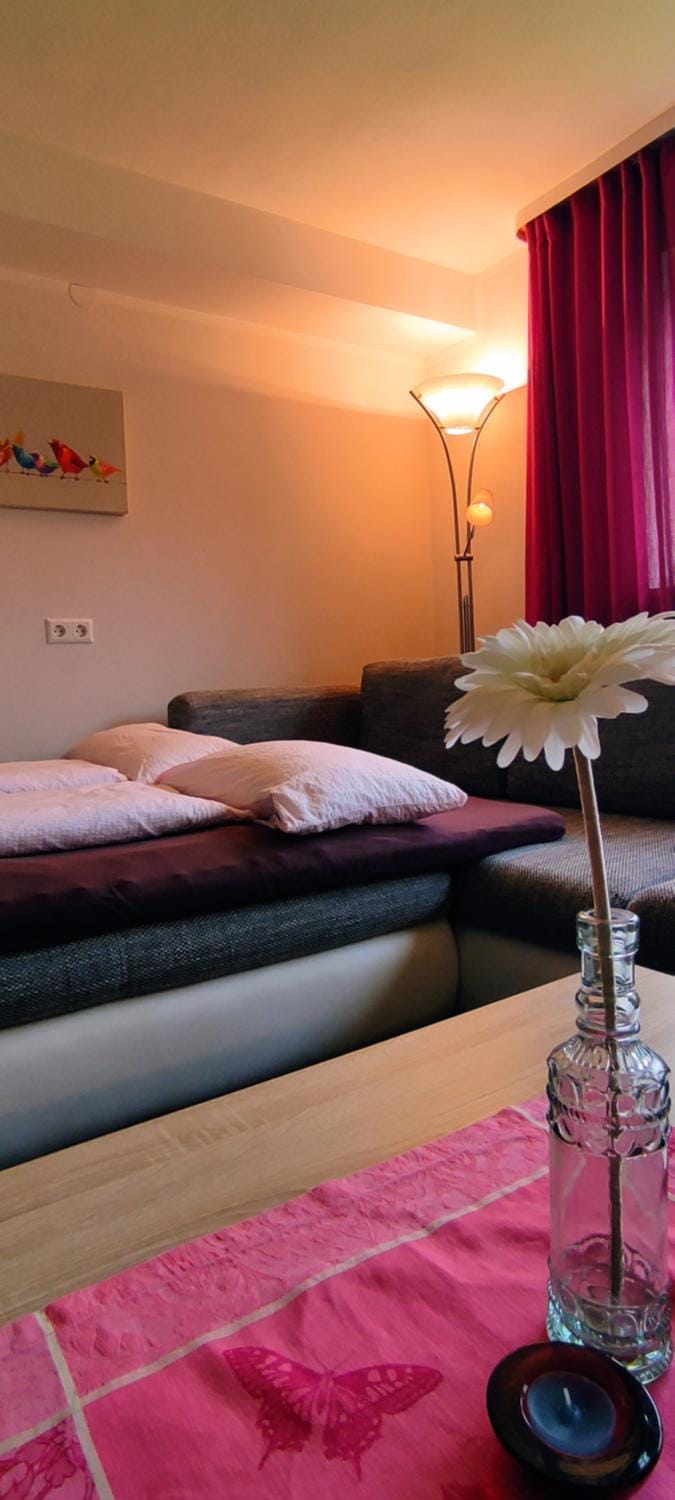 Bed, Living room