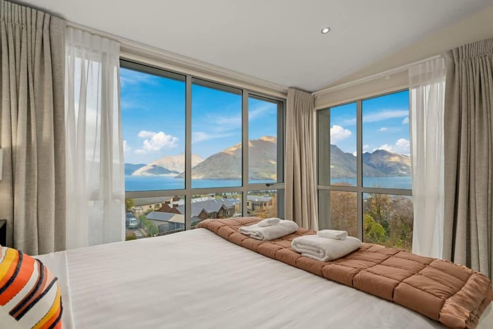 Vancouver Spa Views Apartment in Queenstown