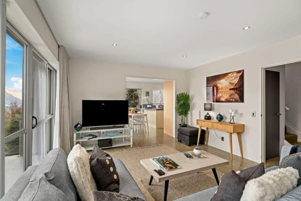 Vancouver Spa Views Apartment in Queenstown