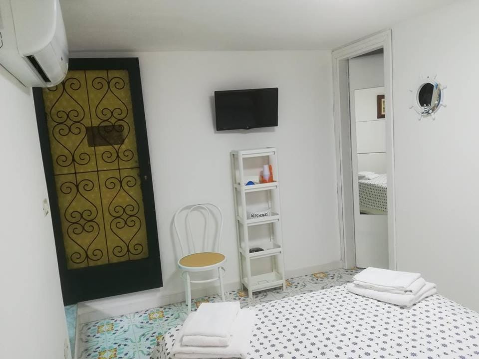 VILLA ISCLA maison d'hôtes Bed and Breakfast in Ischia