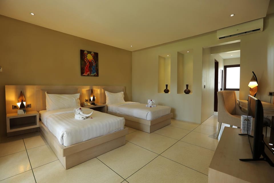 Bed, Photo of the whole room, Bedroom, air conditioner