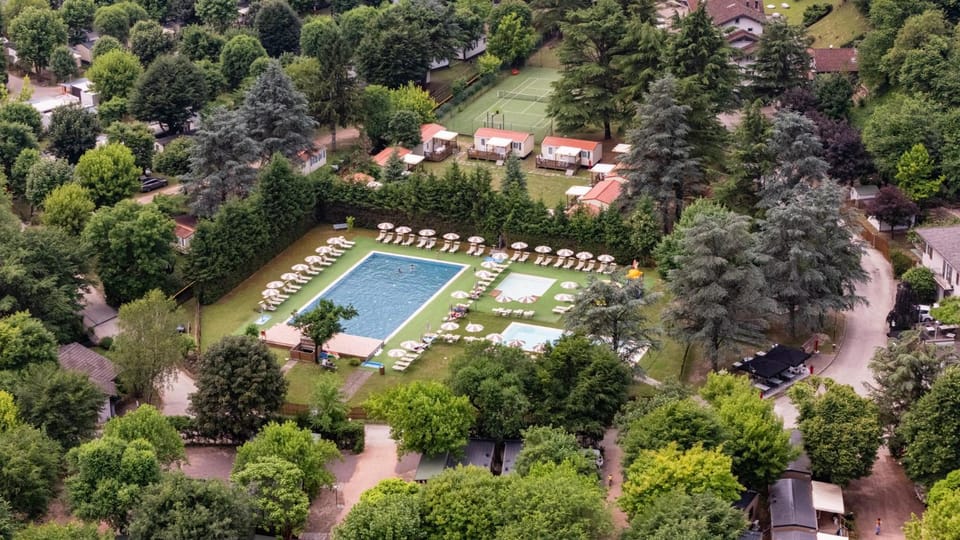 Bird's eye view, Swimming pool