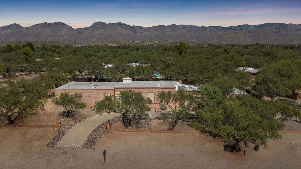 Rancho Bonito House in Catalina Foothills