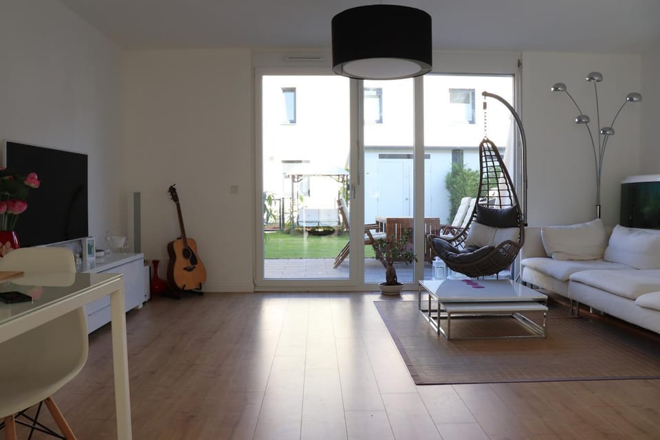 Communal lounge/ TV room, TV and multimedia, Living room, Seating area