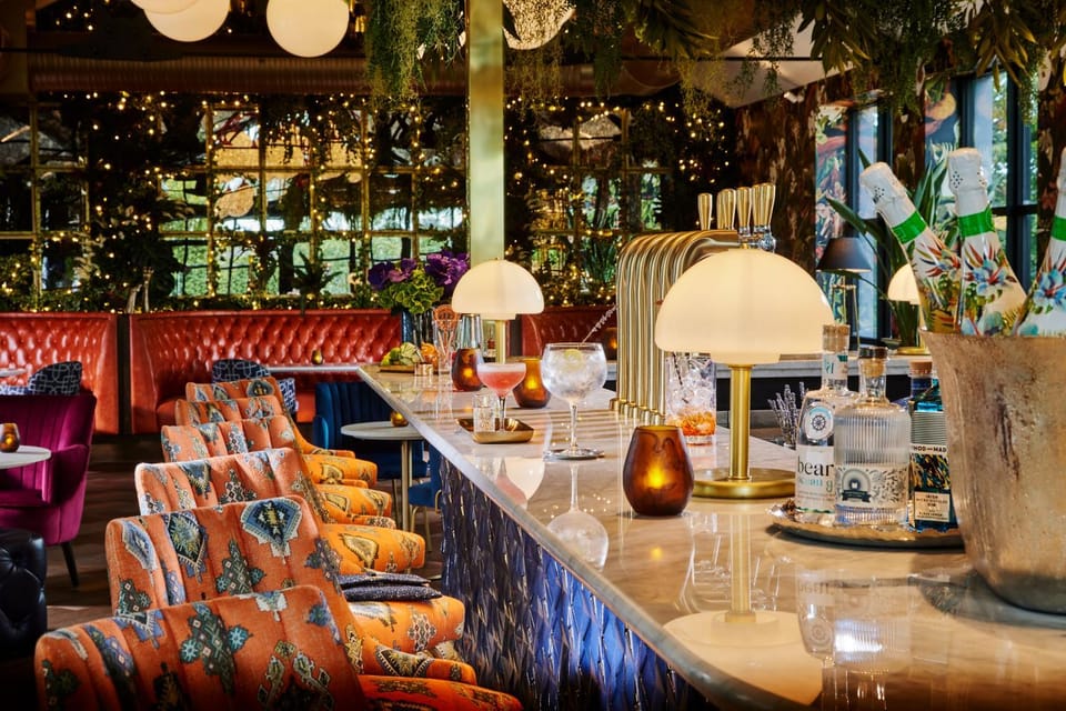 Lounge or bar, Drinks