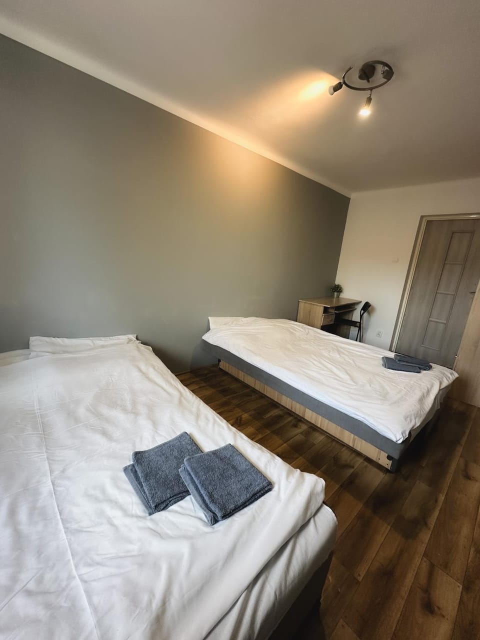 Bed, Photo of the whole room, towels, wardrobe